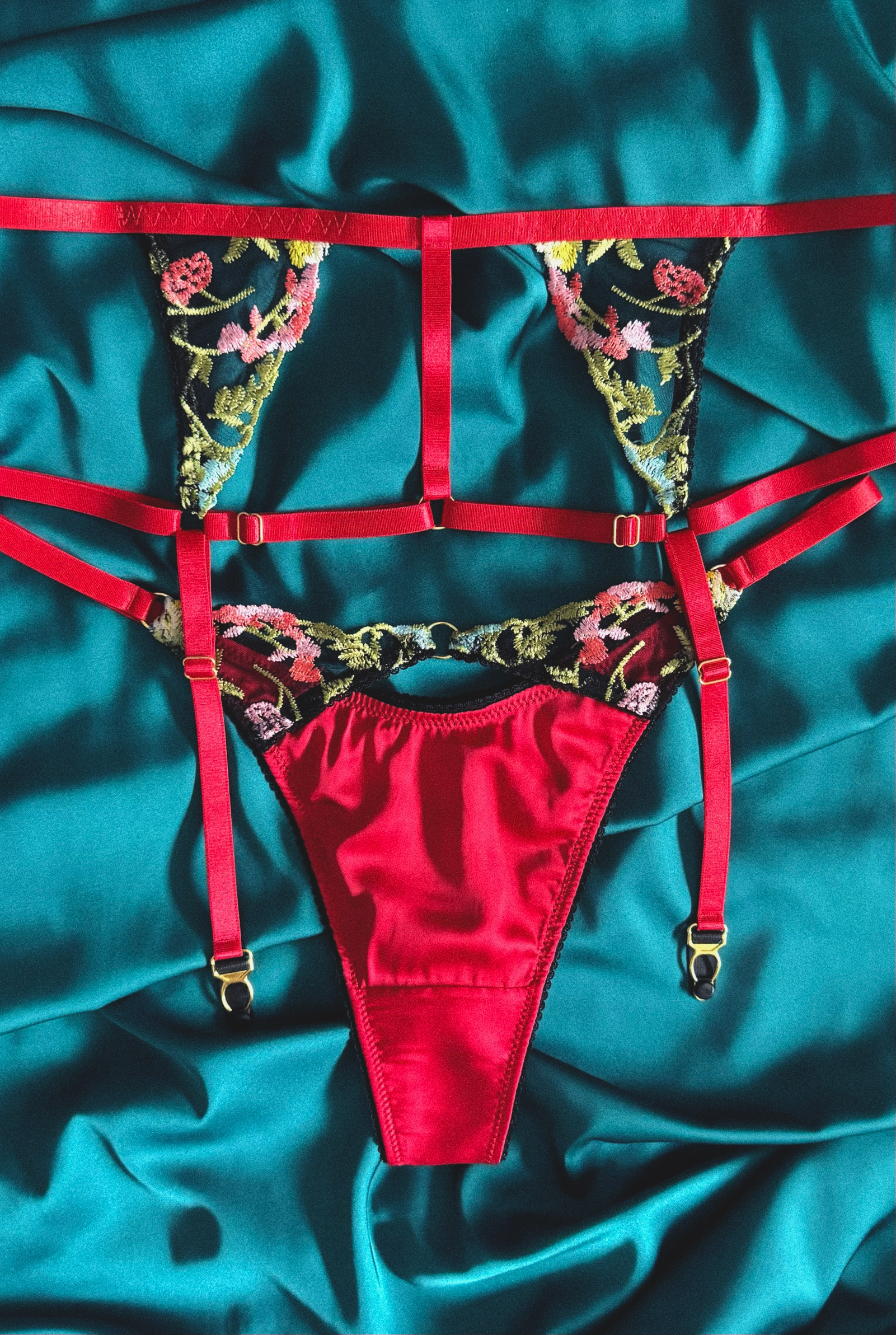 LOVELY suspender belt